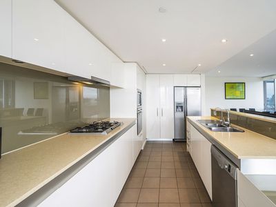 307 / 30 The Circus, Burswood