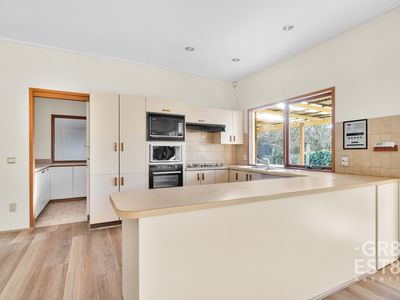 12 Landy Court, Wantirna South