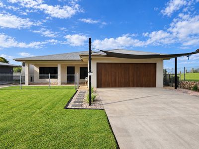 54 Dalziel Avenue, Atherton