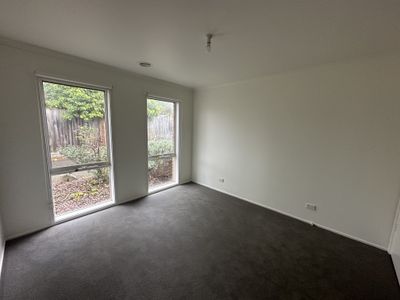 3 / 323 Greensborough Highway, Watsonia