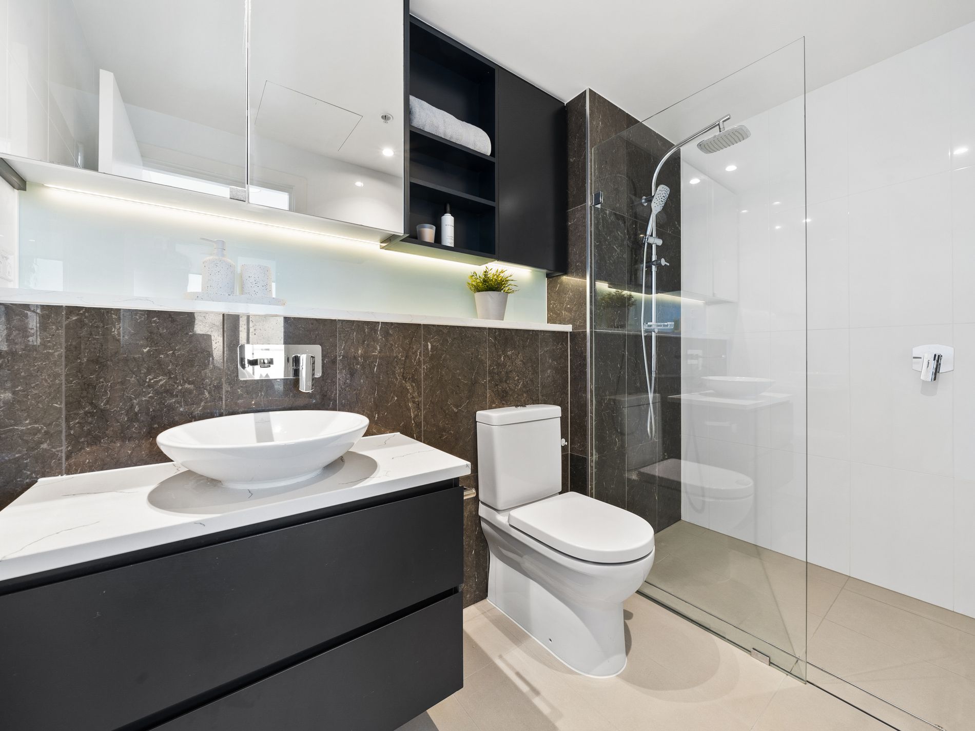 2413 / 11 Wentworth Place, Wentworth Point