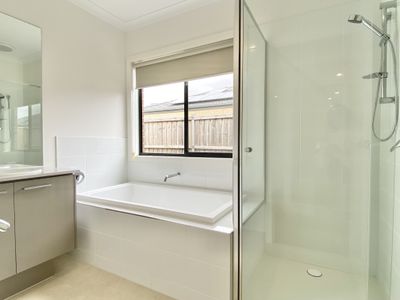 123 Palmdale Crescent, Mambourin