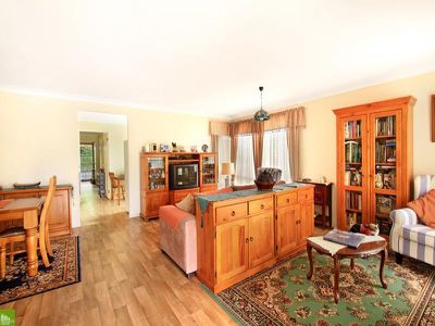 10 Jenail Place, Horsley