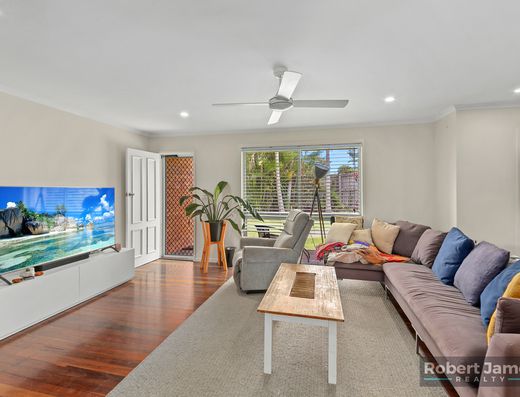 Tidy home in great location. image 8