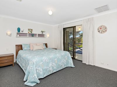 11 Earlston Way, Booragoon