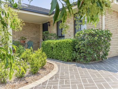 14 Price Parkway, Milton