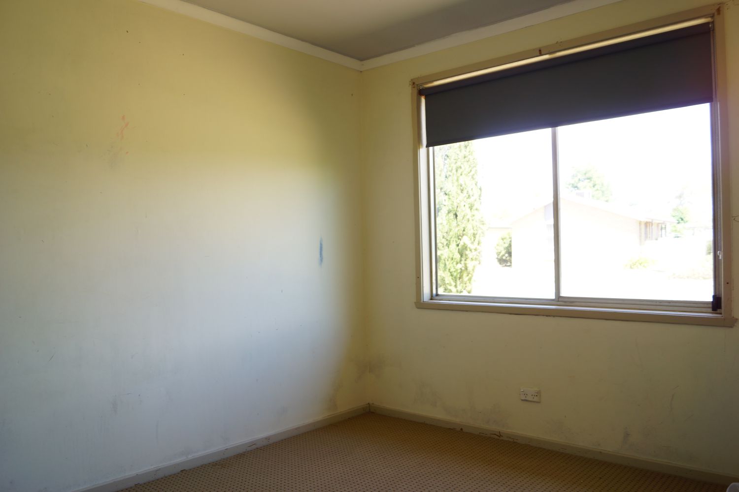 6 Felstead Avenue, Horsham