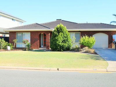 12 The Annie Watt Circuit, West Lakes Shore
