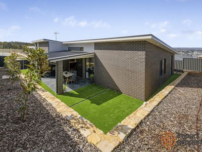 17 Alistair Knox Terrace, Taylor