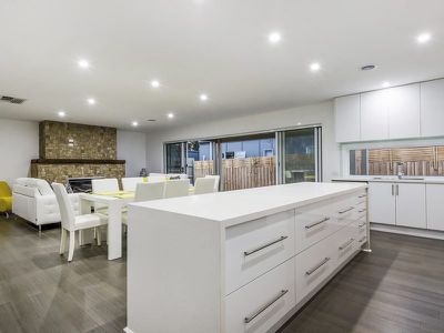 15 Gray Street, Rye