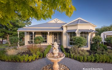 8 Glamis Rise, Beaconsfield