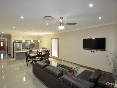 64 Dunheved Circle, Dubbo
