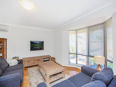 2 / 5B Fourth Avenue, Applecross