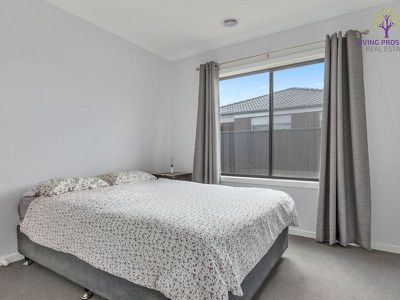 11 Hillcrest Parade, Tarneit