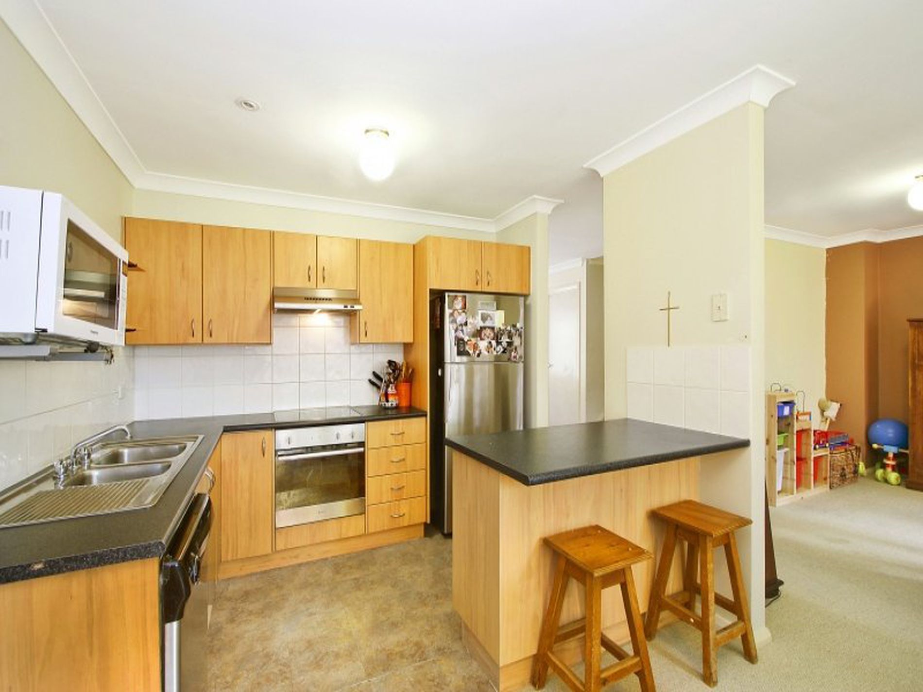 1 / 2 Parsonage Road, Castle Hill