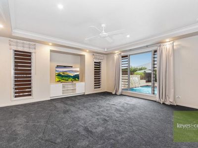 38 Ashmore Crescent, Burdell