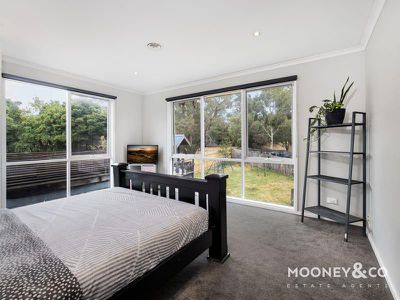 6 Rimfire Crescent, Cranbourne