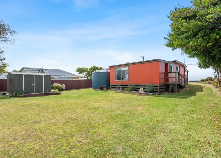 17 Beach Road, Portland