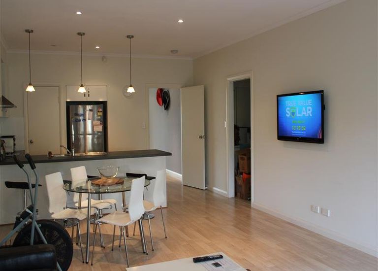 2B Trott Grove, Oaklands Park
