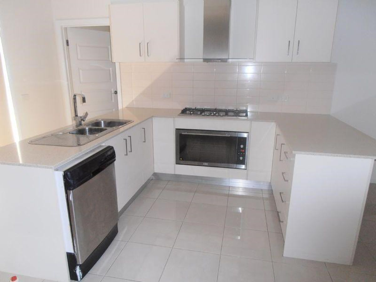 2 / 15 Hughes Crescent, Dandenong North
