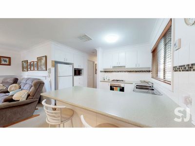 8 / 5 Gundarra Street, Dubbo