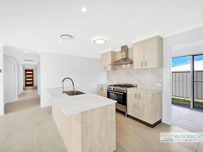 11 GULL STREET, Woodgate