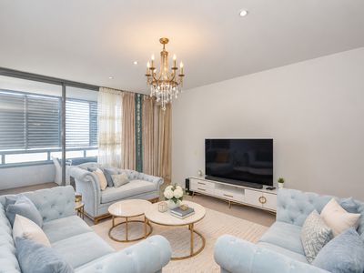 2004 / 8 Adelaide Terrace, Perth
