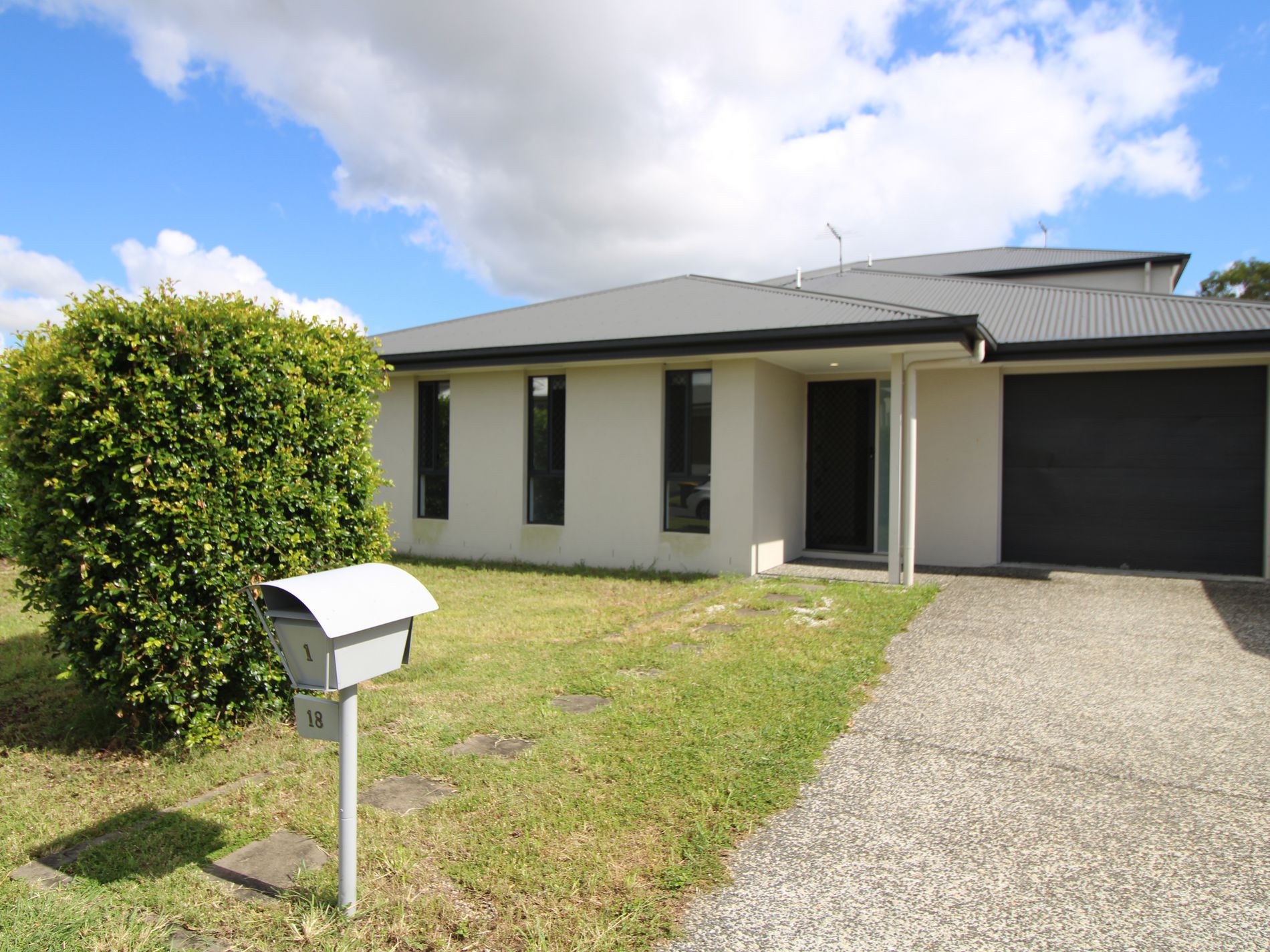 1 / 18 Goal Crescent, Griffin