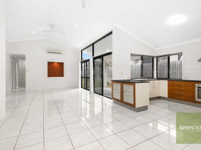25 Warbler Crescent, Douglas