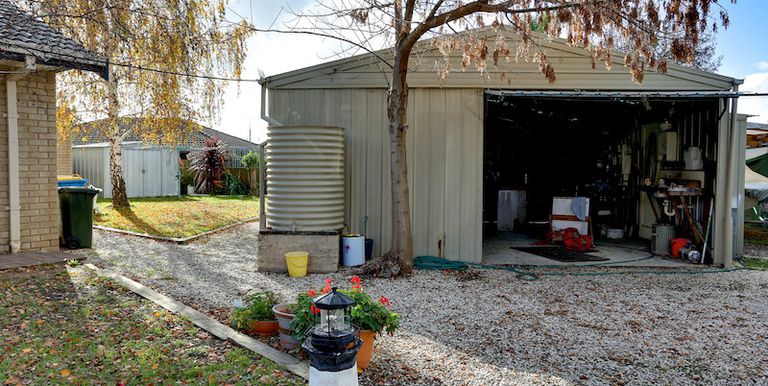 3 Castle Court, Euroa