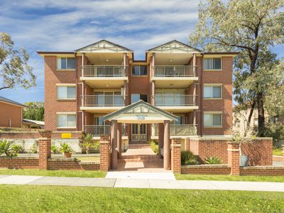 9 / 13 Cairds Avenue, Bankstown