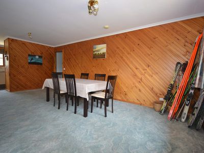 14 Coolumbooka Avenue , Tawonga South