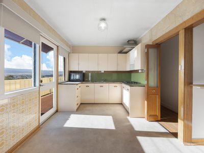 6 Denison Grove, West Launceston