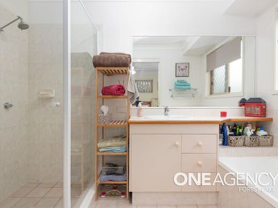 13 Honeysuckle Pl, Forest Lake