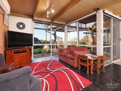 11 ARDERN PLACE, Wodonga