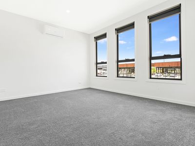 13 Glisten Way, Craigieburn