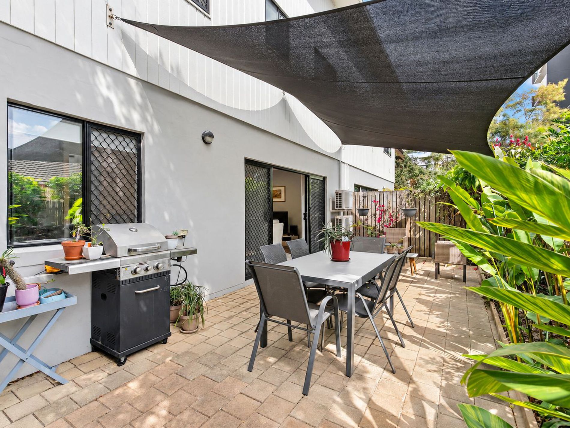 2 / 27 Latham Street, Chermside
