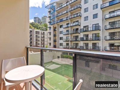 204 / 126 Mounts Bay Road, Perth