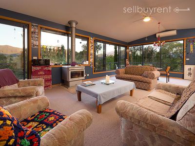 5 COOPER STREET, Mount Beauty