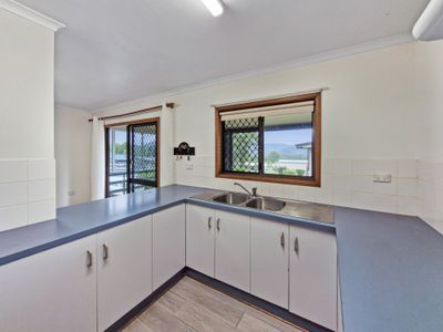 10 Third Avenue, Atherton