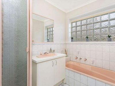 96 East Road, Huntly
