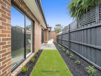 2 / 4 Lochiel Avenue, Edithvale