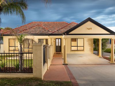 1 / 332 Borella Road, Albury