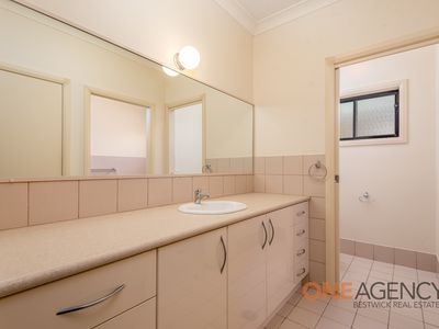 18 Darwin Drive, Llanarth