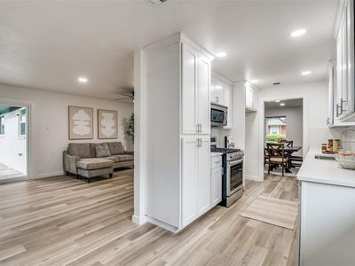 1106 Spring Lake Drive, Garland, TX, International