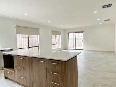 18 Nectar Avenue, Manor Lakes
