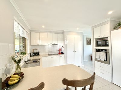 2 Merrilyn Court, Urangan