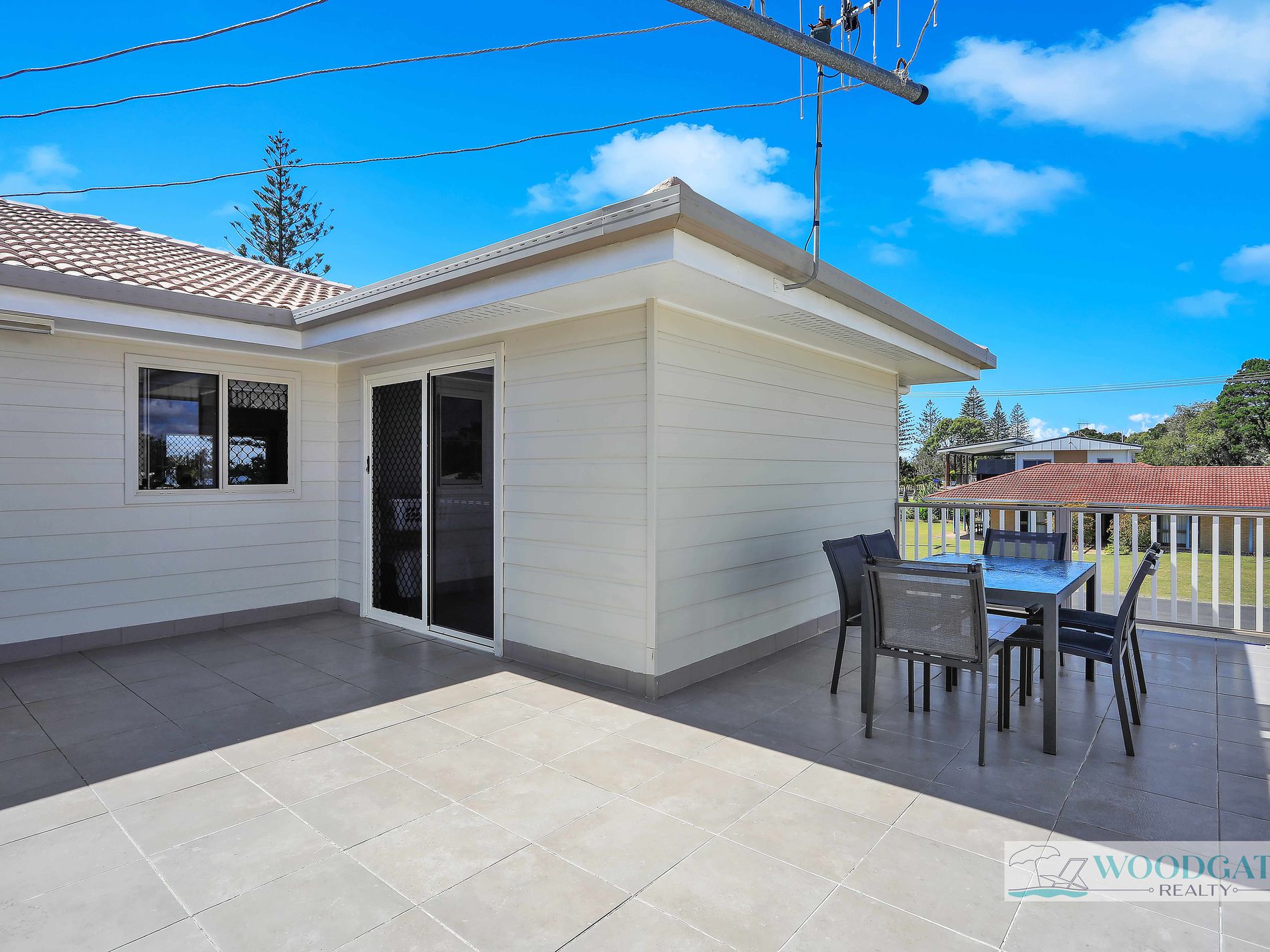 101 Esplanade, Woodgate