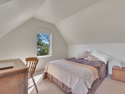 15 Valerie Place, Stepneyville