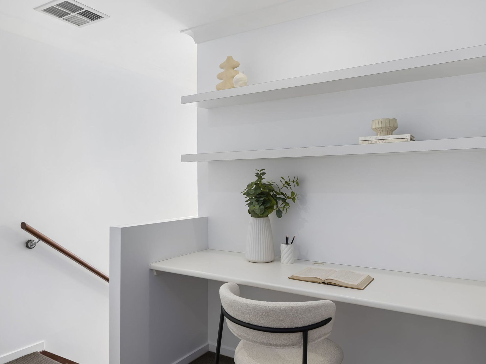 8 Worchester Crescent, Wakerley